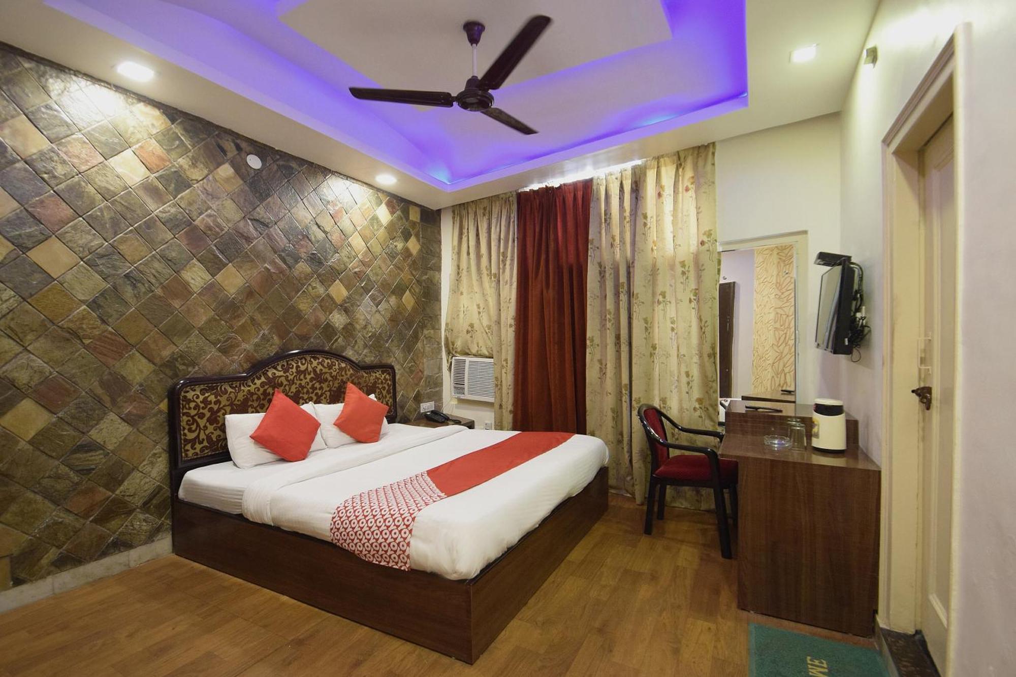 โอโย 12841 โฮเต็ล มา เรซิเดนซี Hotel จามมู ภายนอก รูปภาพ