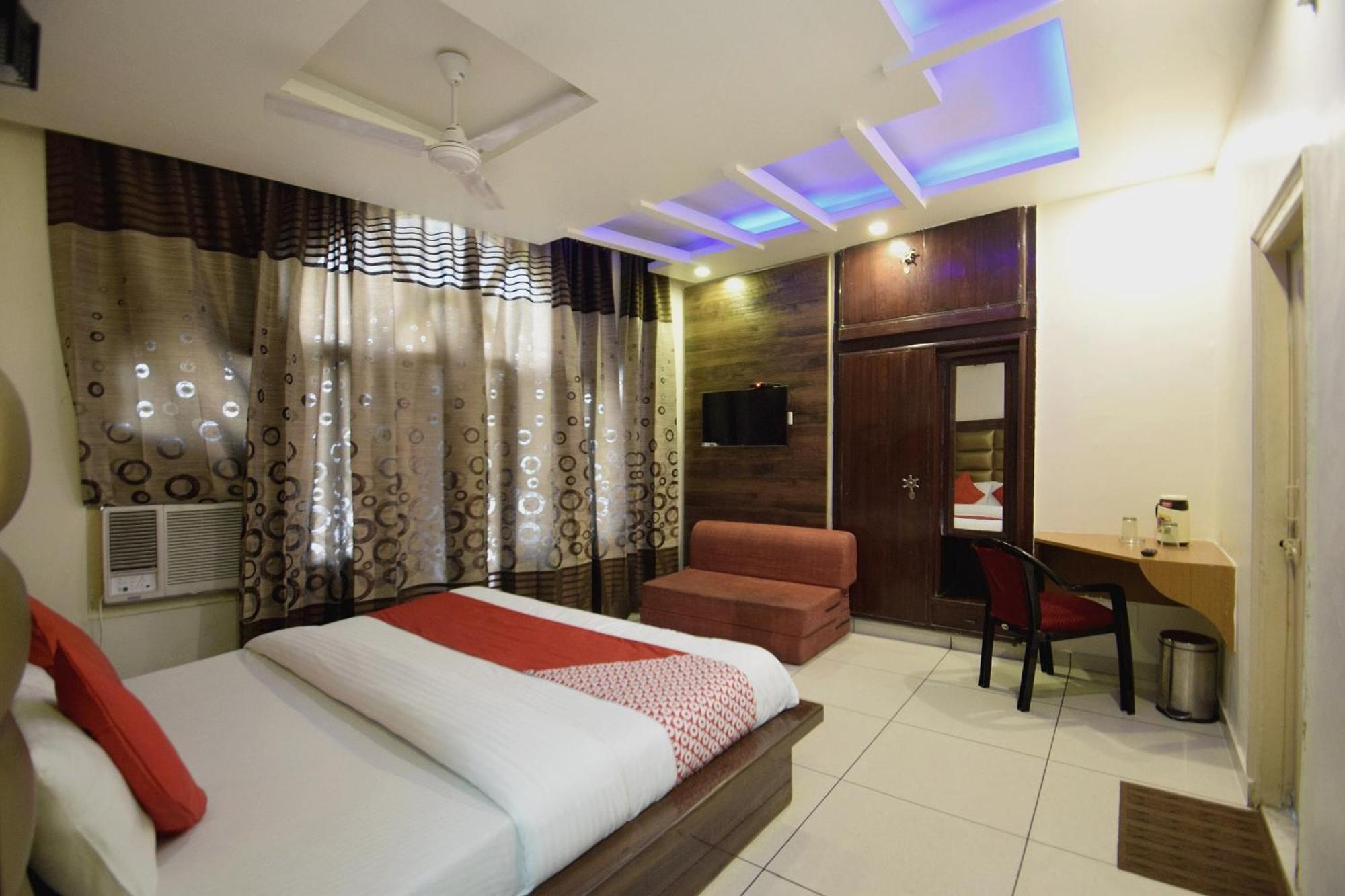 โอโย 12841 โฮเต็ล มา เรซิเดนซี Hotel จามมู ภายนอก รูปภาพ