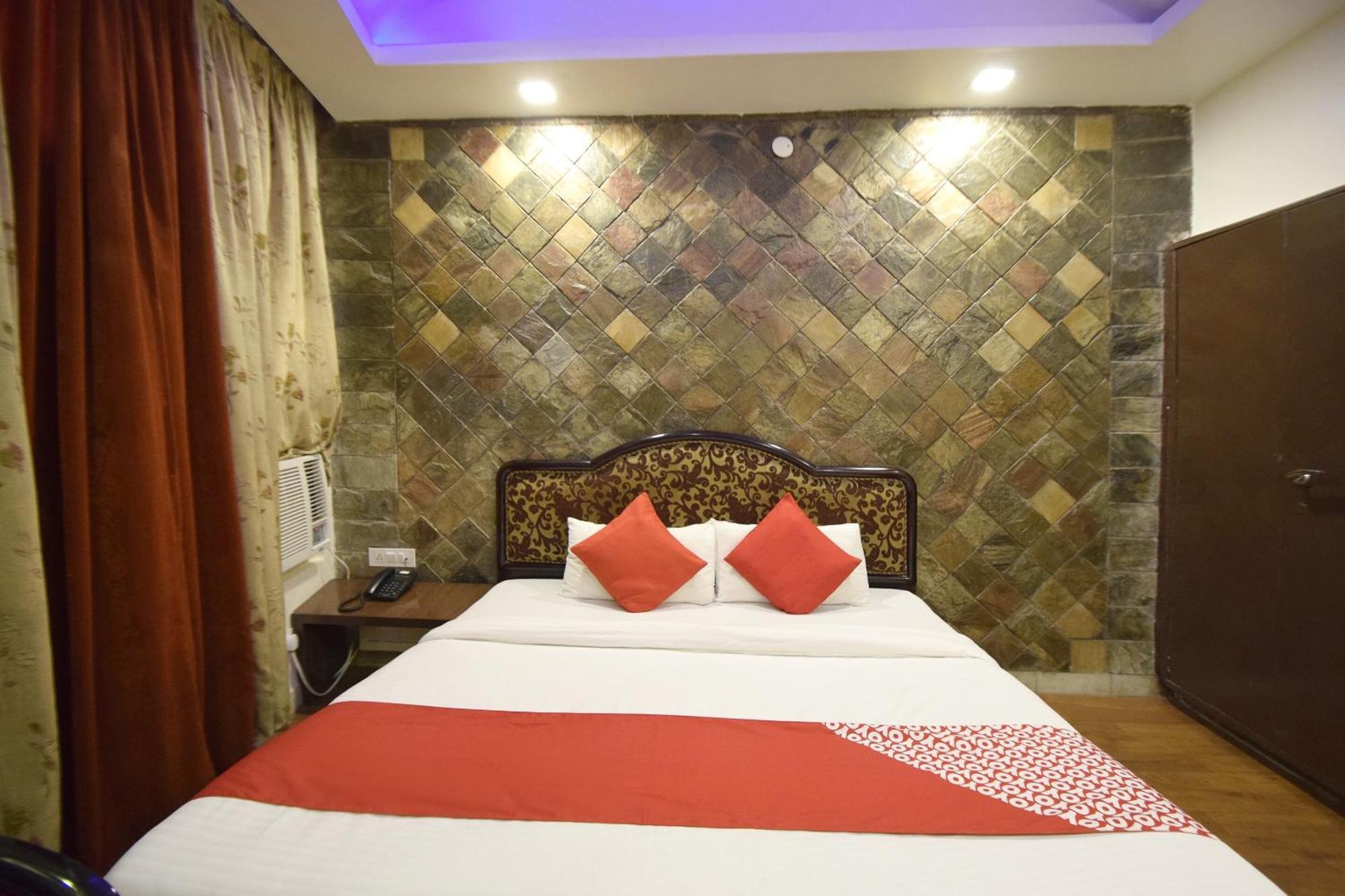 โอโย 12841 โฮเต็ล มา เรซิเดนซี Hotel จามมู ภายนอก รูปภาพ