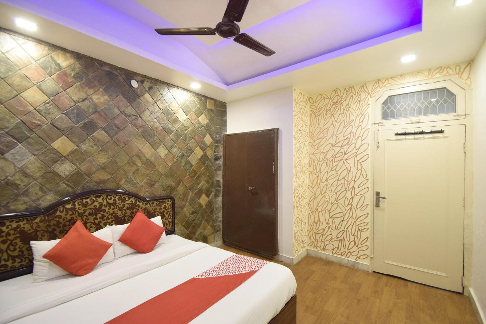 โอโย 12841 โฮเต็ล มา เรซิเดนซี Hotel จามมู ภายนอก รูปภาพ